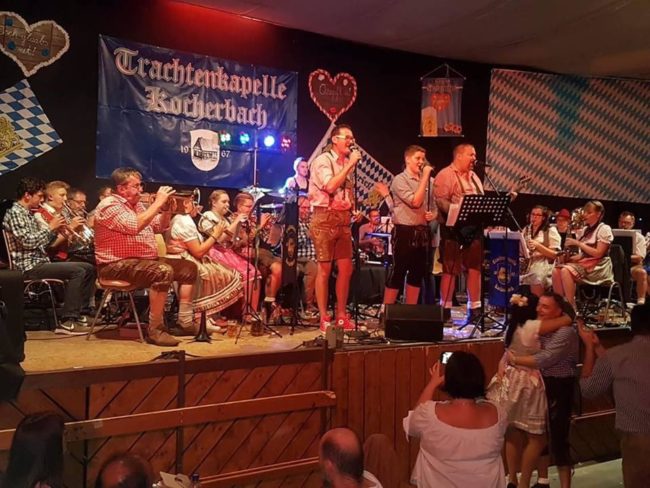 Oktoberfest Affolterbach Nacht in Tracht