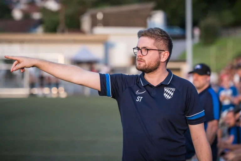 „Wir spielen im zweiten Jahr A-Liga und haben lange dafür gekämpft, überhaupt zurückzukehren“, verweist Sebastian Theobald auf den Aufstieg 2025 nach zuvor vier Jahren in der B-Liga. Der 33-Jährige zählt sein Team nicht zum Favoritenkreis. Foto: Philipp Reimer Fotografie